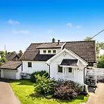 Fantastisk Opplevelse I Sor! Nydelig & Avslappende Villa Grimstad (Aust-Agder)