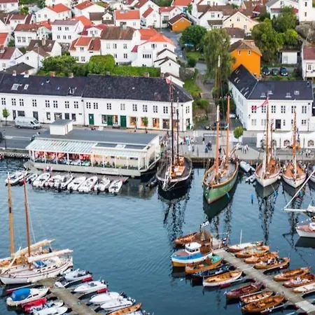 Villaer Fantastisk Opplevelse I Sor! Nydelig & Avslappende Grimstad (Aust-Agder)